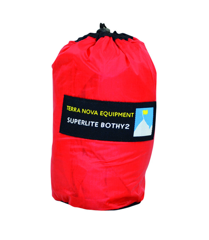 53SB2-Superlite-Bothy-2-1500-1.jpg Red cylindrical stuff sack with a black drawstring top and a black rectangular label reading Terra Nova Equipment SUPERLITE BOTHY2 alongside a small mountain-and-flag logo